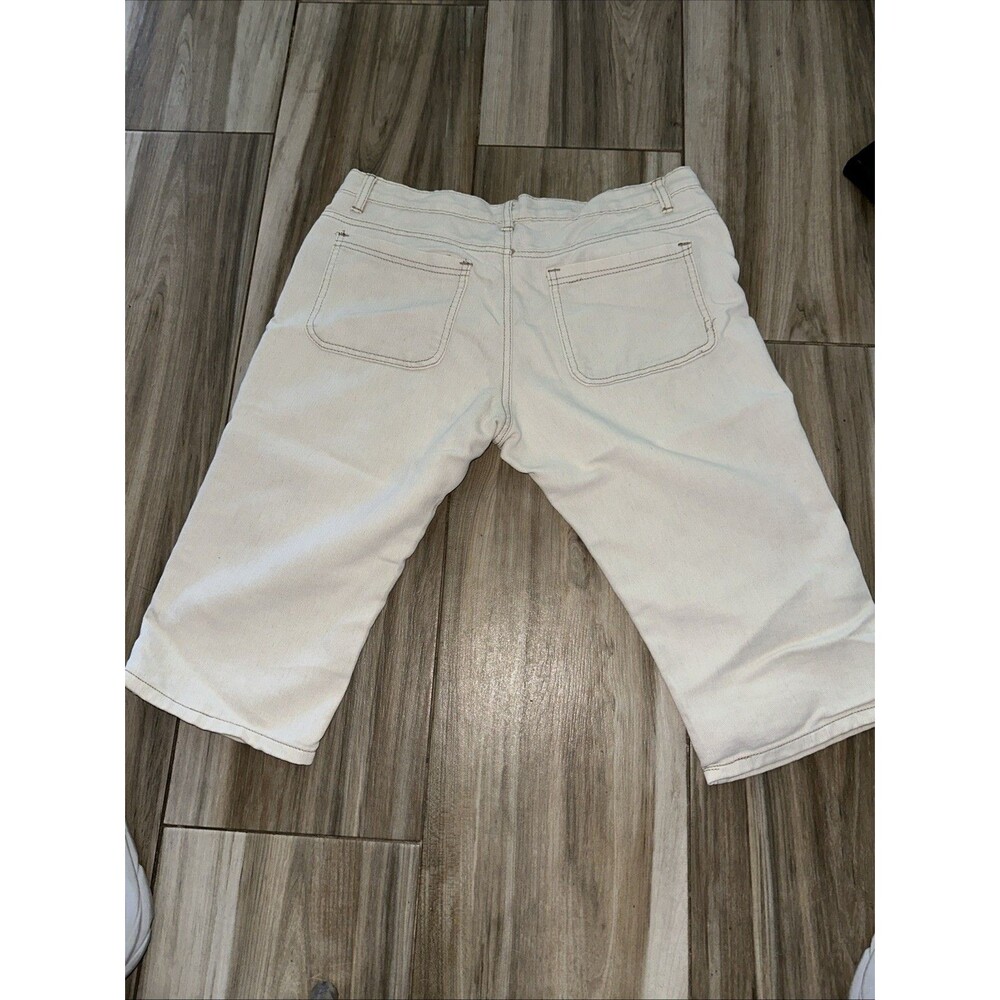 VictoriaJeans Mid Rise 3/4 Length Pants - Picture 3 of 3